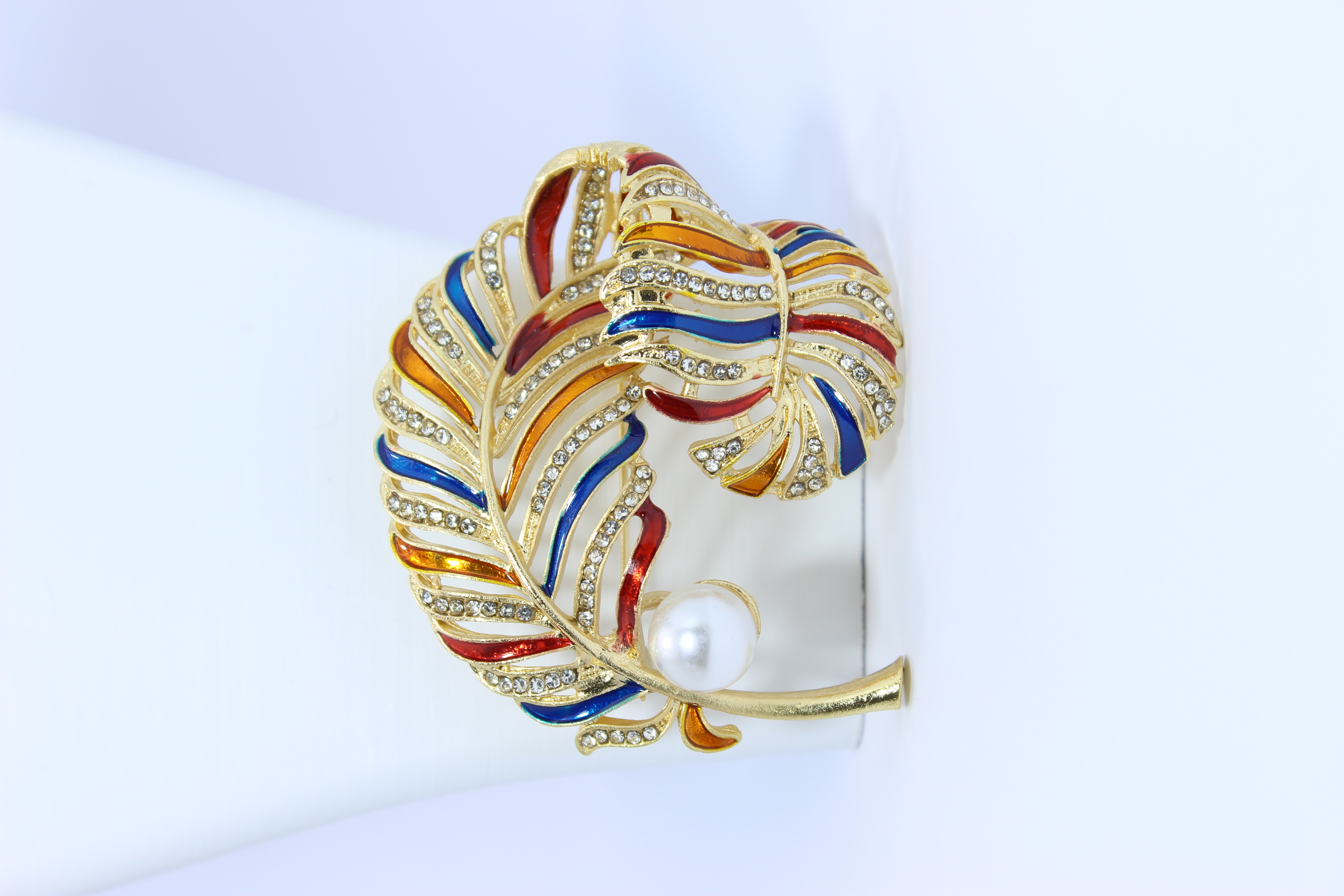 ​Bi-Takı | Egzotik Kristal Yaprak Broş