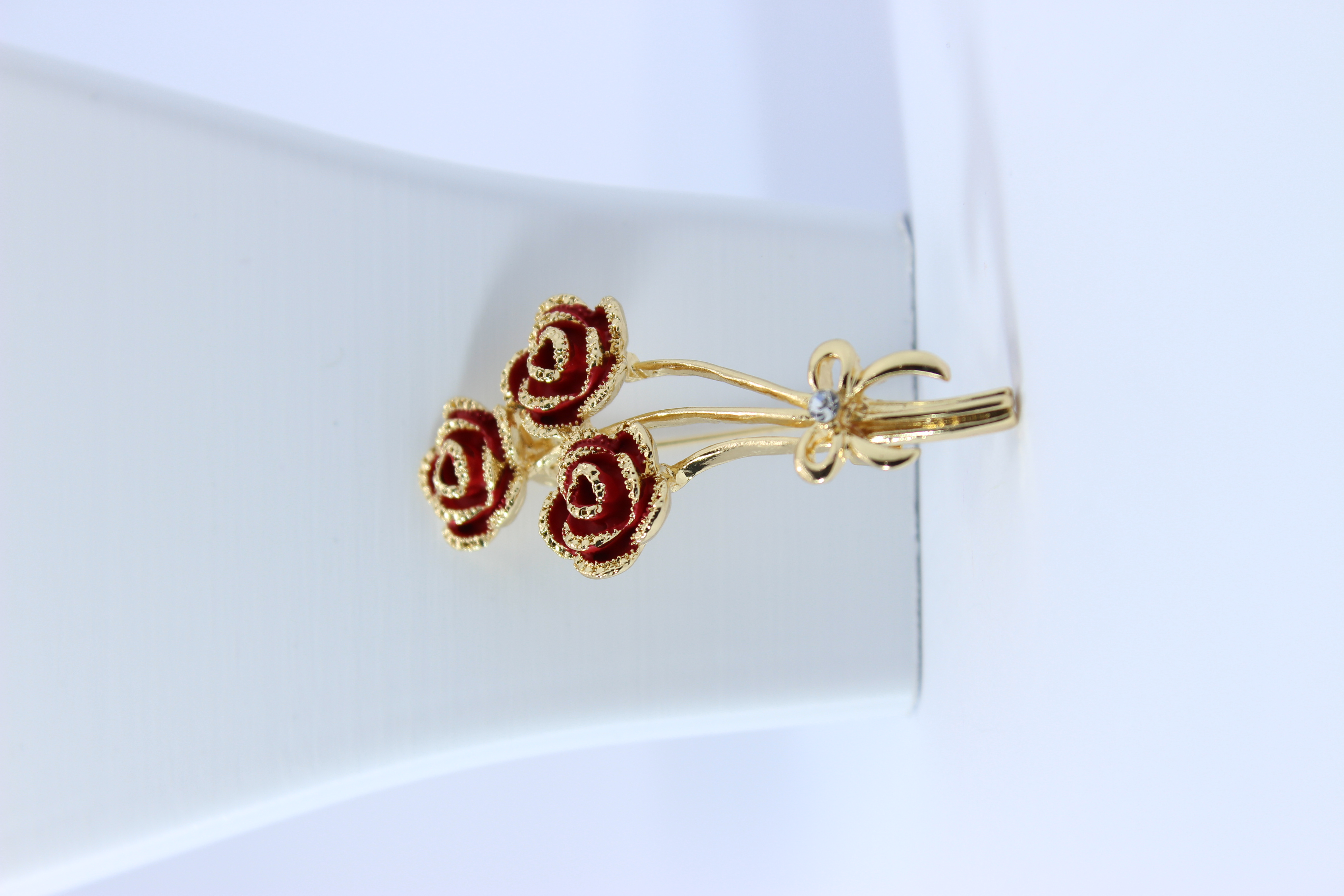 Bi-Takı | Üçlü Kırmızı Gül Buketi Broş