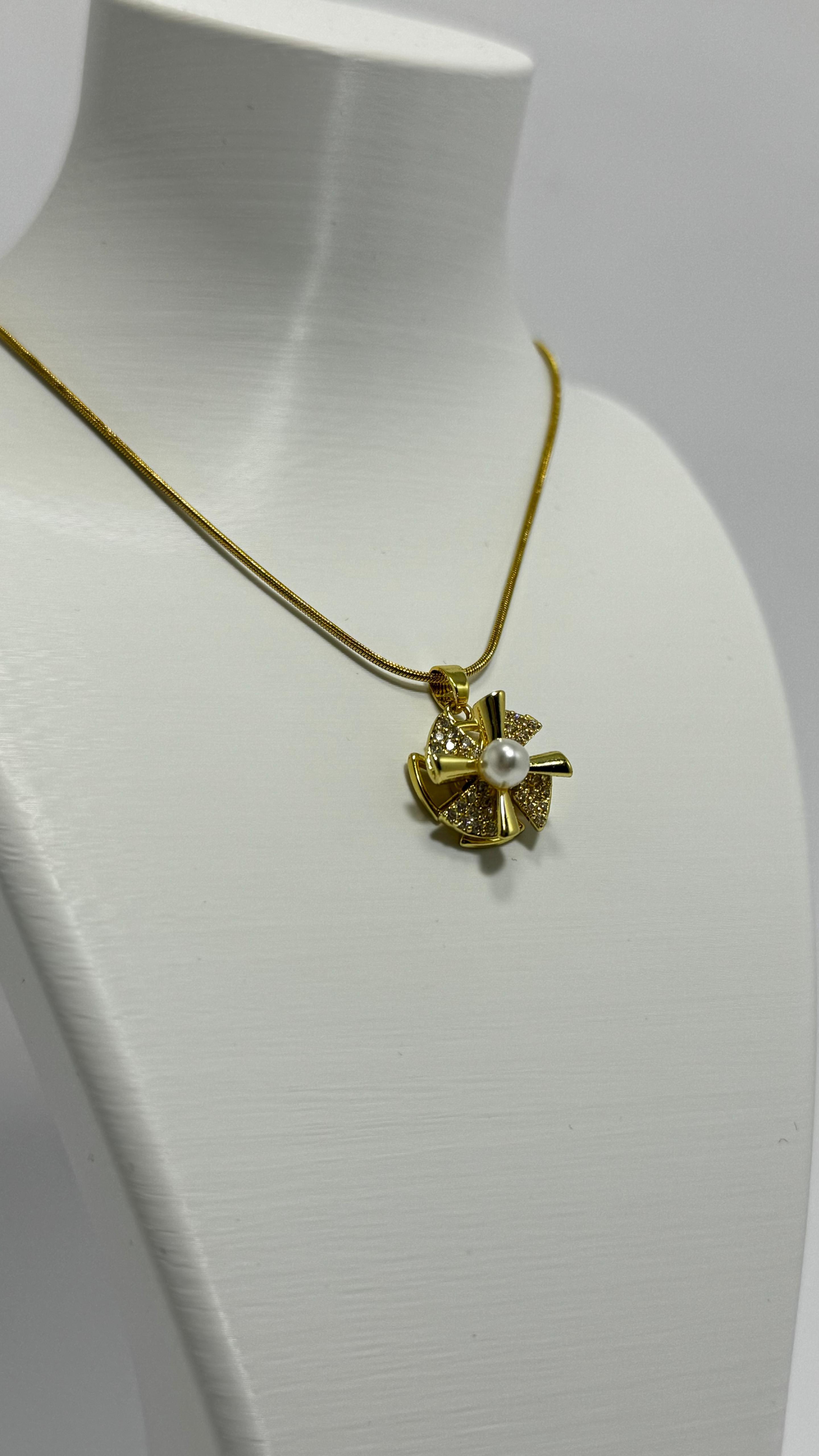 Bi-Takı | İncili ve Işıltılı Hareketli Kolye